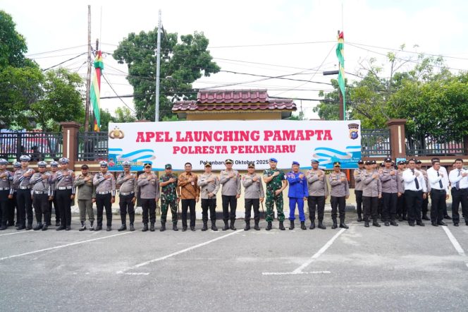 
					Kapolda Riau Luncurkan Pamapta Polri Hadir 24 Jam Layani Masyarakat
