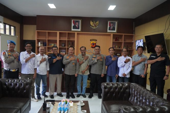 
					Terima Panitia Hari Pers Nasional Purwakarta, Kapolres Minta 3 Hal ini