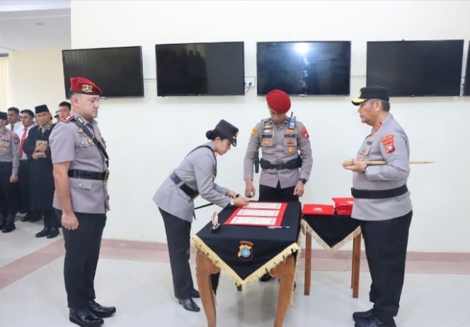 
					Foto: Kapolda Kepri melantik AKBP Yunita Stevani sebagai Kapolres Karimun, Selasa (7/1/2026)