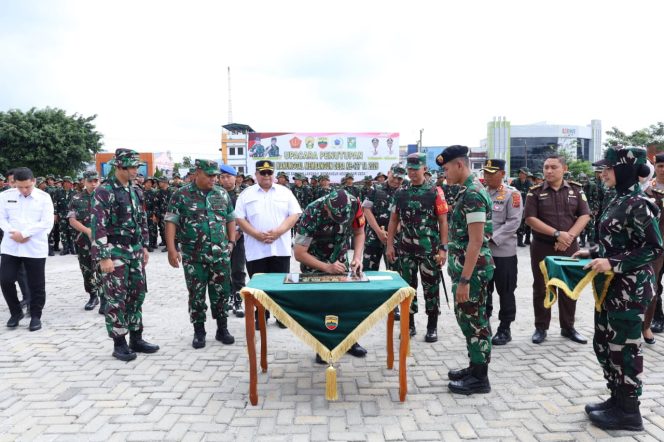 
					Pangdam I/BB Tutup TMMD ke-127 TA 2026 di Simalungun
