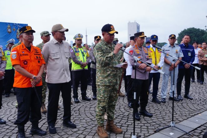 
					Panglima TNI dan Kapolri Pimpin Apel Gelar Pasukan Operasi Ketupat 2026 di Monas