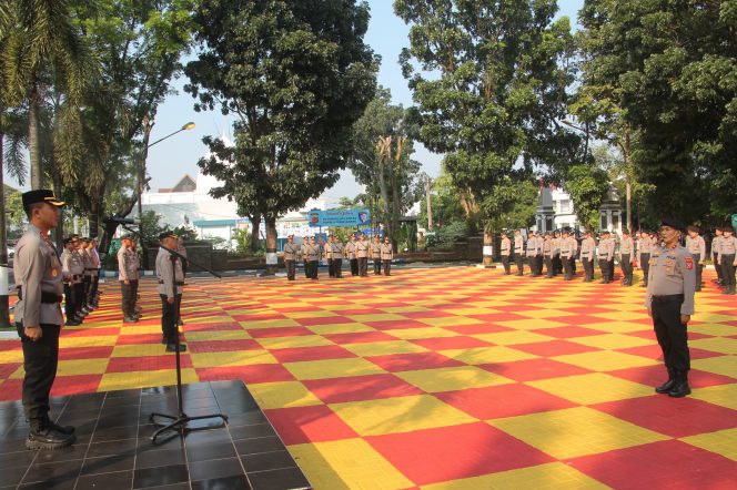 
					Kapolres Purwakarta Pimpin Sertijab Dua Kasat dan Tiga Kapolsek