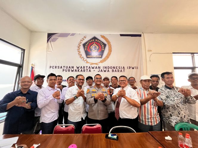 
					Pertegas Sinergitas Polri dan Media, Kapolres Purwakarta Silaturahmi Ke Sekretariat PWI